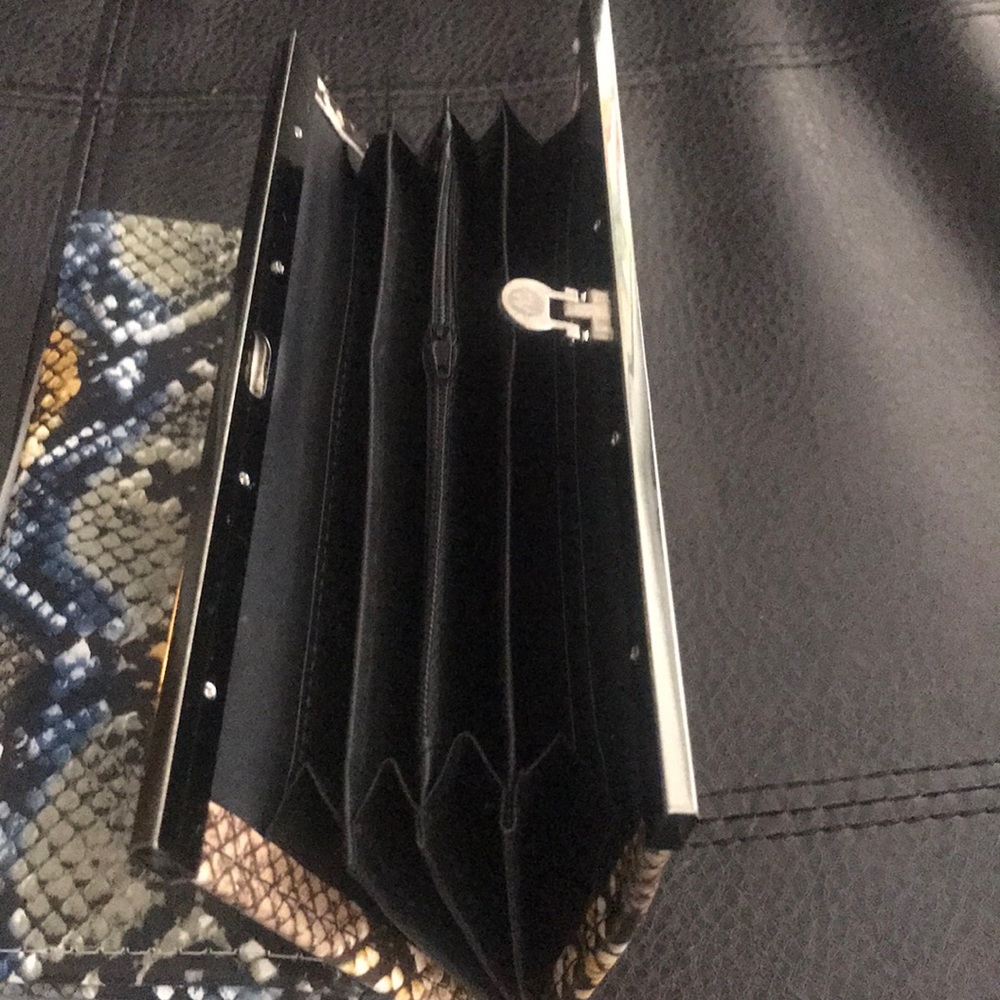 Purse - Picture 2 of 2